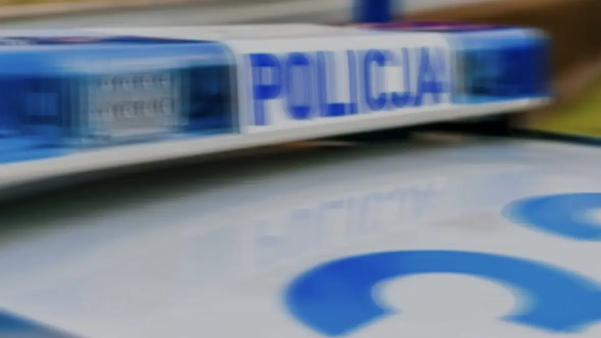 Kierowca z 2,6 promila alkoholu doprowadził do kolizji z zaparkowanym samochodem
