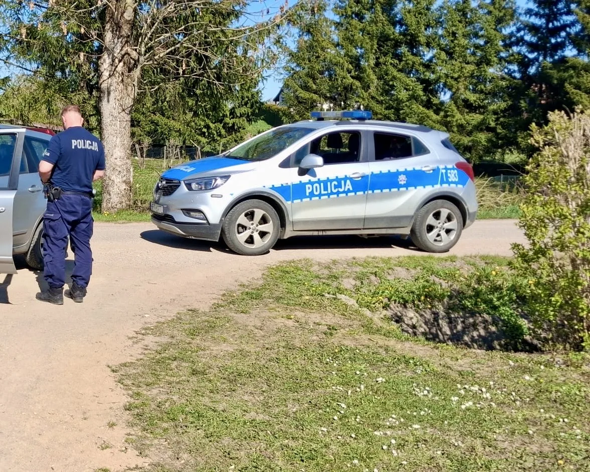 Policjant w czasie wolnym od służby zatrzymał nietrzeźwą kierującą
