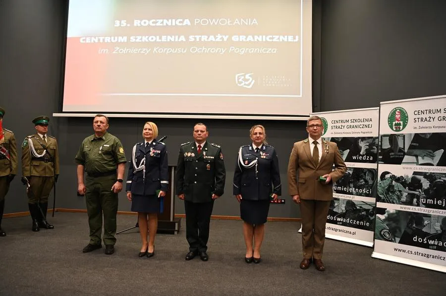 Podinsp. Barbara Krzyżewska otrzymała brązowy medal za zasługi dla Straży Granicznej