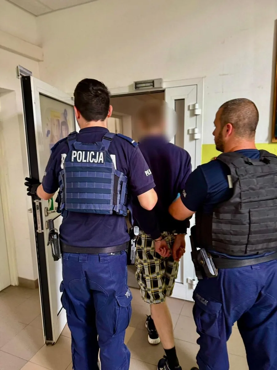 Zatrzymanie dwóch mężczyzn za kradzież w sklepie