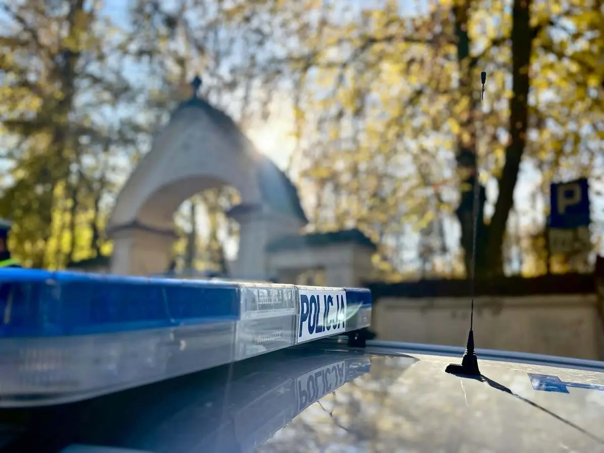 Zasady bezpieczeństwa podczas wizyt na cmentarzach przed 1 listopada